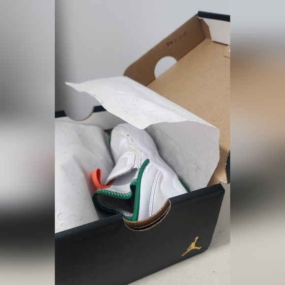 Toddler JORDAN Sneaker - Picture 7 of 7